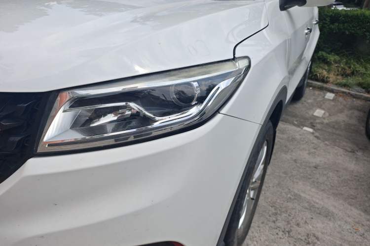 Used Dongfeng Fengon 580 2021 Revised ☆ Star Edition 1.8L Manual Elite Version Left Front Headlight