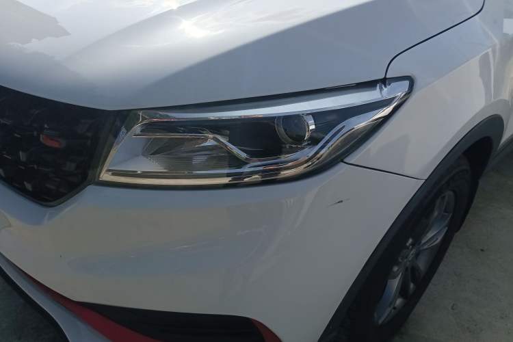 Used Dongfeng Fengon 580 2021 Revised ☆ Star Edition 1.5T Automatic Luxury Version Left Front Headlight