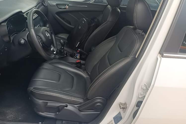 Used Dongfeng Fengon 580 2021 Revised ☆ Star Edition 1.8L Manual Elite Version Left Front Seat