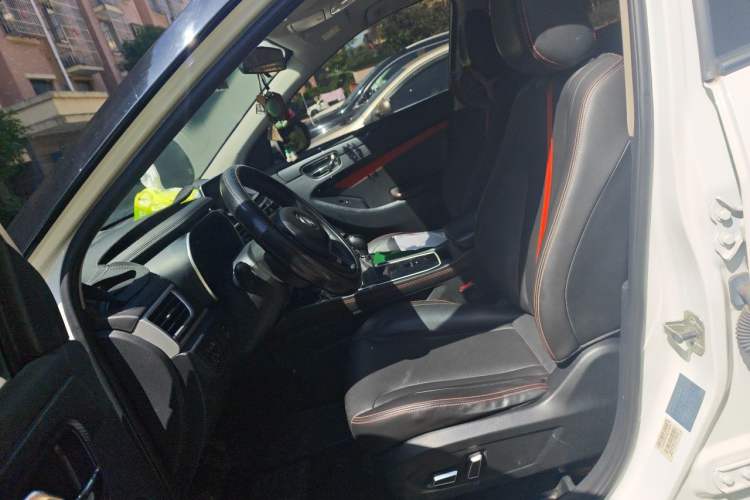 Used Dongfeng Fengon 580 2021 Revised ☆ Star Edition 1.5T Manual Luxury Version Left Front Seat