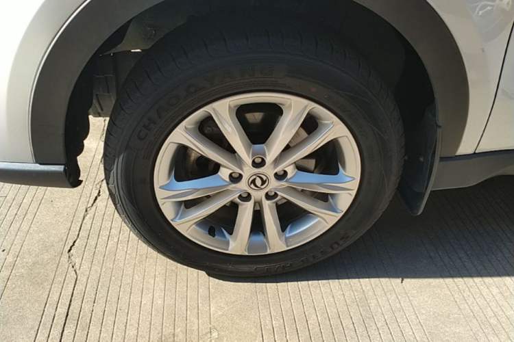 Used Dongfeng Fengon 580 2021 Revised ☆ Star Edition 1.8L Manual Elite Version Left Front Wheel Hub