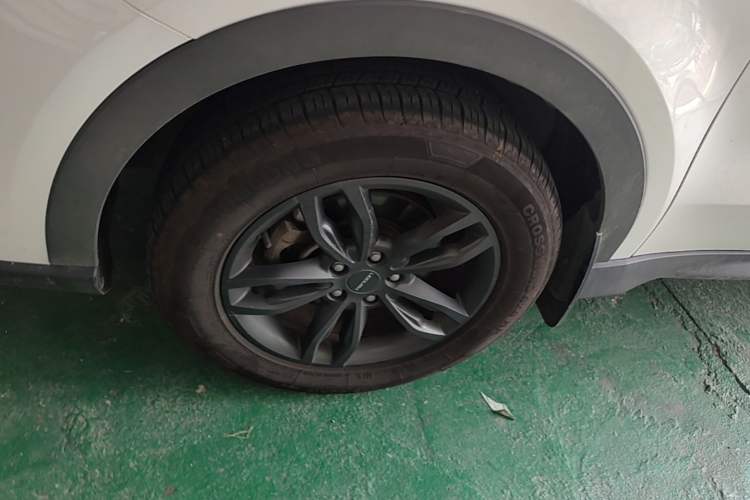 Used Dongfeng Fengon 580 2021 Revised ☆ Star Edition 1.5T Automatic Luxury Version Left Front Wheel Hub