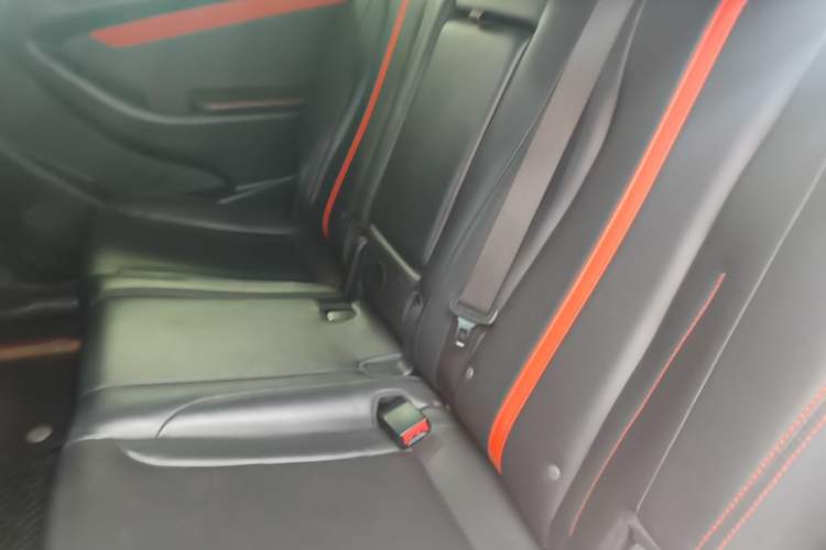Used Dongfeng Fengon 580 2021 Revised ☆ Star Edition 1.5T Automatic Luxury Version Left Rear Seat