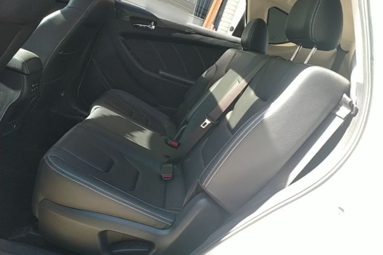 Used Dongfeng Fengon 580 2021 Revised ☆ Star Edition 1.8L Manual Elite Version Left Rear Seat