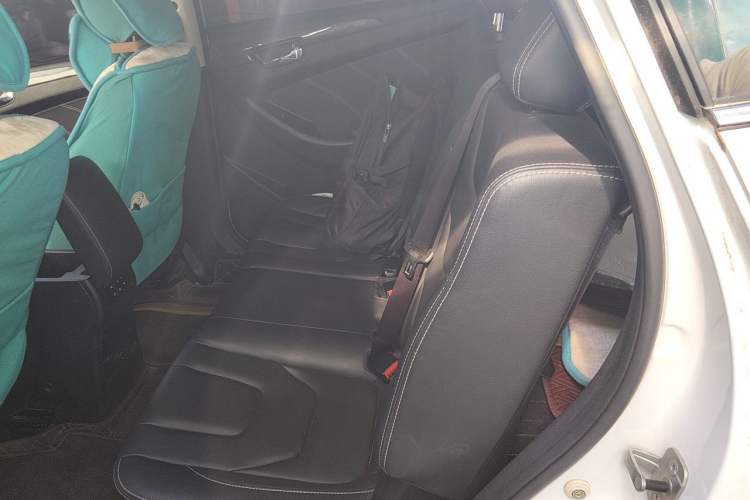 Used Dongfeng Fengon 580 2021 Revised ☆ Star Edition 1.8L Manual Elite Version Left Rear Seat