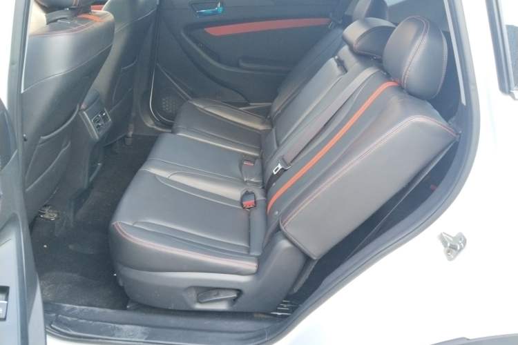 Used Dongfeng Fengon 580 2021 Revised ☆ Star Edition 1.5T Automatic Luxury Version Left Rear Seat