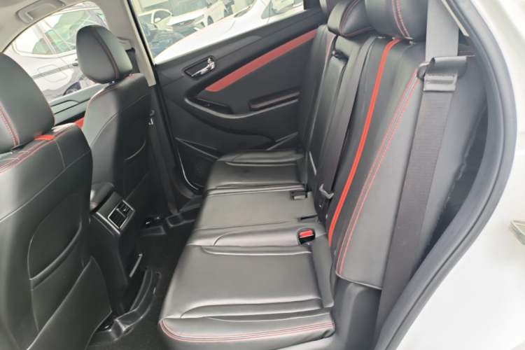 Used Dongfeng Fengon 580 2021 ☆ Star Edition 1.5T Automatic Luxury Version Left Rear Seat