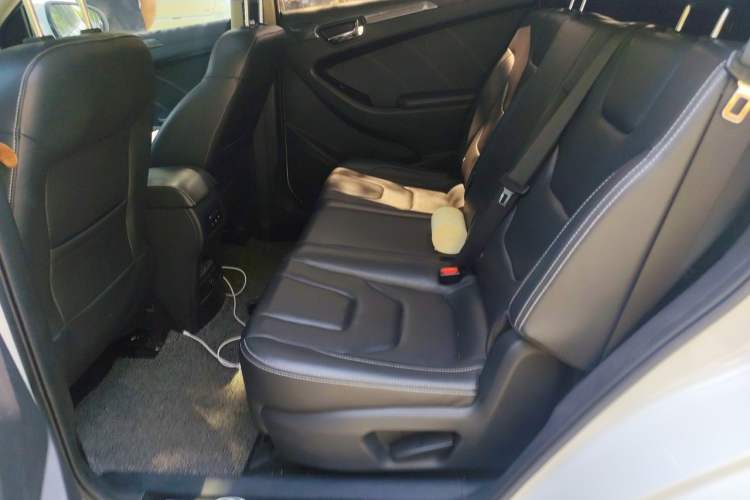Used Dongfeng Fengon 580 2021 Revised ☆ Star Edition 1.8L Manual Elite Version Left Rear Seat