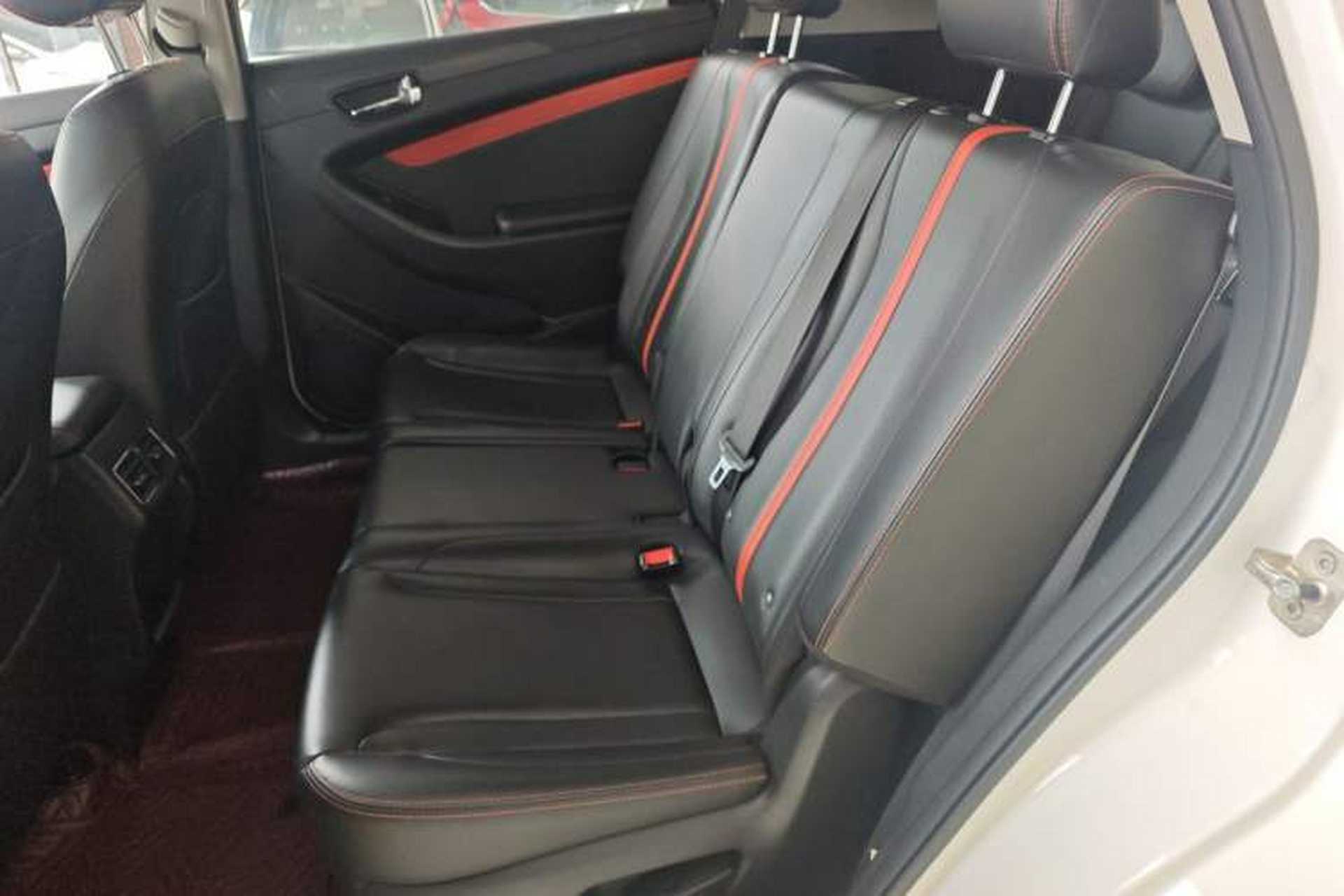 Used Dongfeng Fengon 580 2021 ☆ Star Edition 1.5T Automatic Luxury Version Left Rear Seat