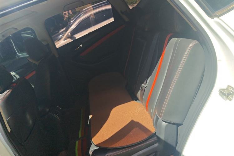 Used Dongfeng Fengon 580 2021 Revised ☆ Star Edition 1.5T Manual Luxury Version Left Rear Seat