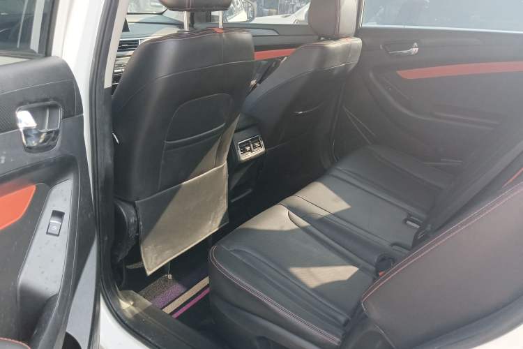 Used Dongfeng Fengon 580 2021 Revised ☆ Star Edition 1.5T Automatic Luxury Version Left Rear Seat