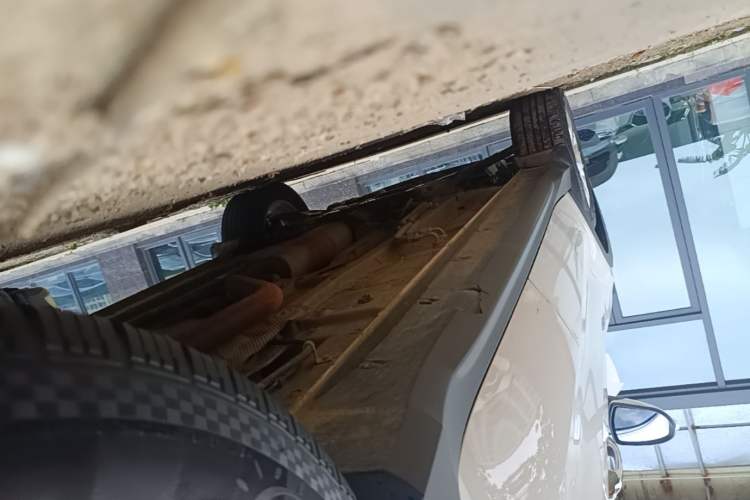 Used Dongfeng Fengon 580 2021 Revised ☆ Star Edition 1.8L Manual Elite Version Left Side Sill