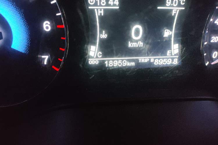 Used Dongfeng Fengon 580 2021 Revised ☆ Star Edition 1.5T Manual Luxury Version Odometer Close Up