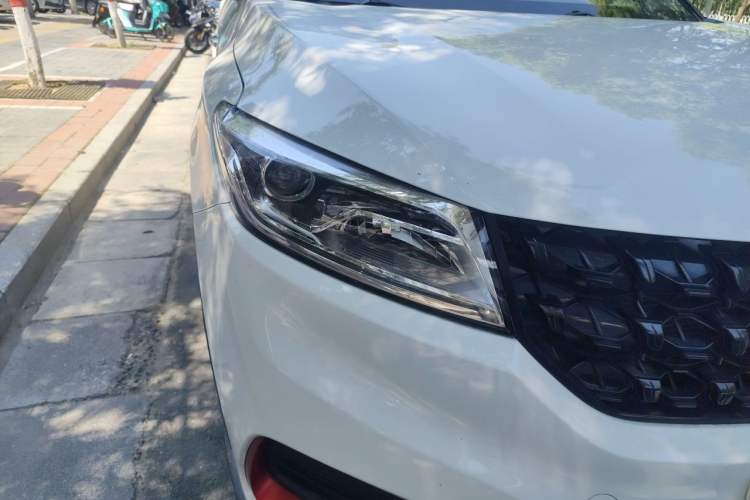 Used Dongfeng Fengon 580 2021 Revised ☆ Star Edition 1.8L Manual Elite Version Right Front Headlight