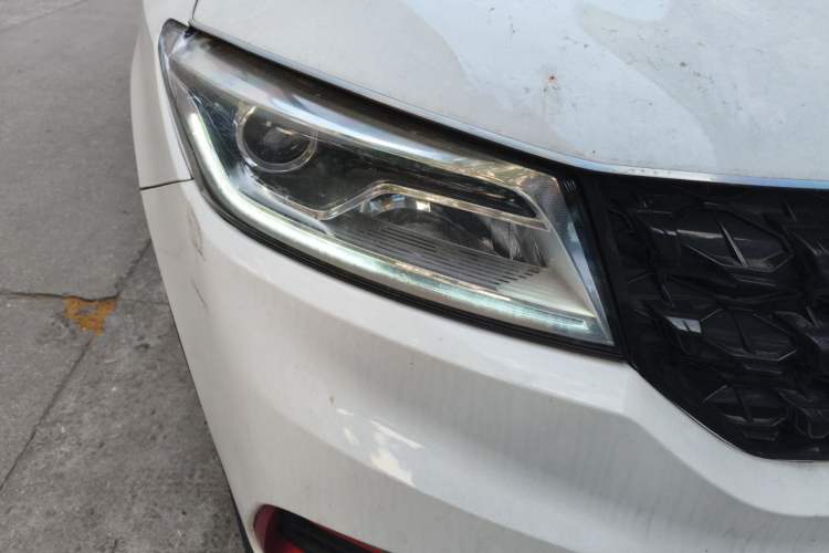 Used Dongfeng Fengon 580 2021 ☆ Star Edition 1.5T Manual Luxury Version Right Front Headlight