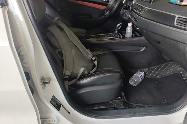 Used Dongfeng Fengon 580 2021 Revised ☆ Star Edition 1.5T Automatic Luxury Version Right Front Seat