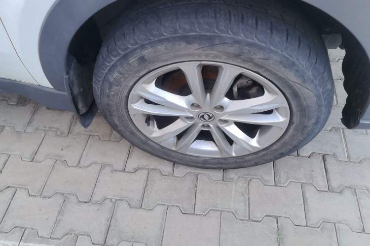 Used Dongfeng Fengon 580 2021 ☆ Star Edition 1.8L Manual Elite Version Right Front Wheel Hub