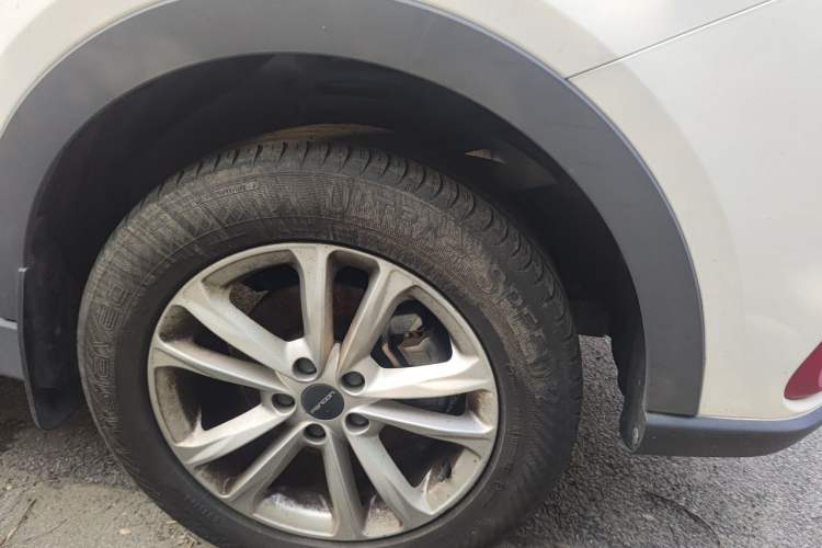 Used Dongfeng Fengon 580 2021 ☆ Star Edition 1.8L Manual Elite Version Right Front Wheel Hub
