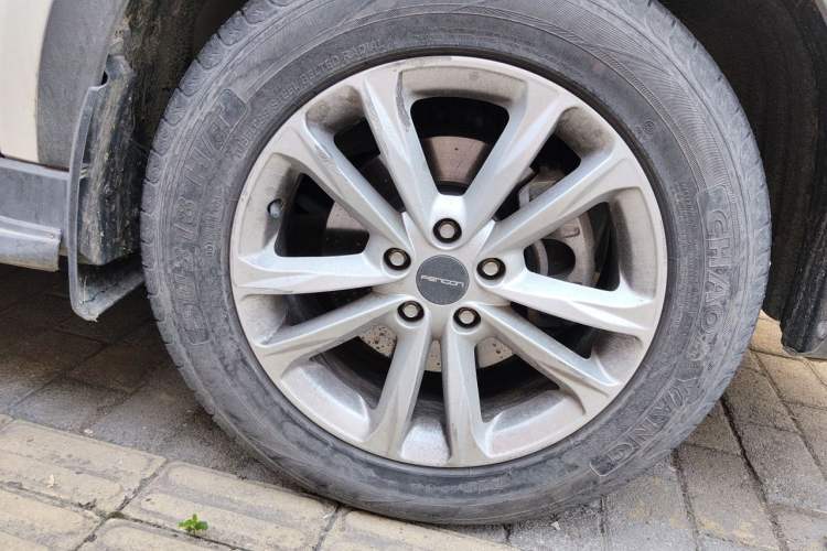 Used Dongfeng Fengon 580 2021 Revised ☆ Star Edition 1.8L Manual Elite Version Right Front Wheel Hub