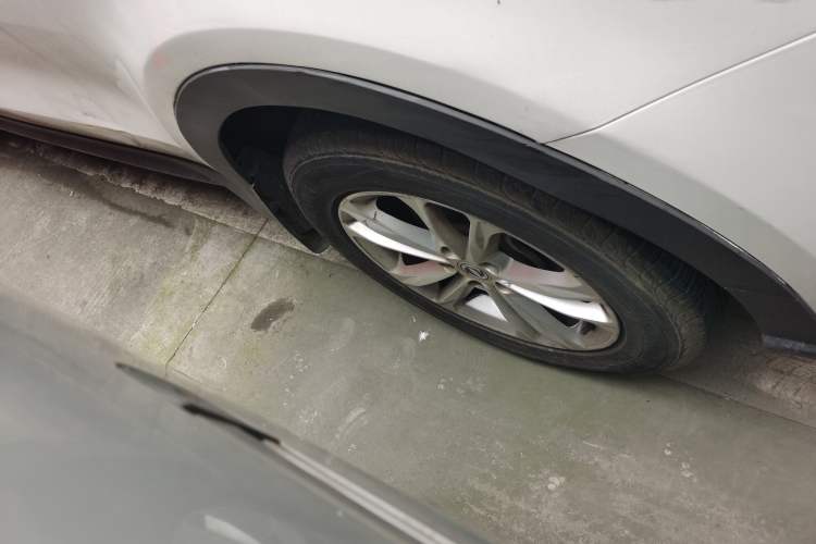 Used Dongfeng Fengon 580 2021 ☆ Star Edition 1.8L Manual Elite Version Right Front Wheel Hub