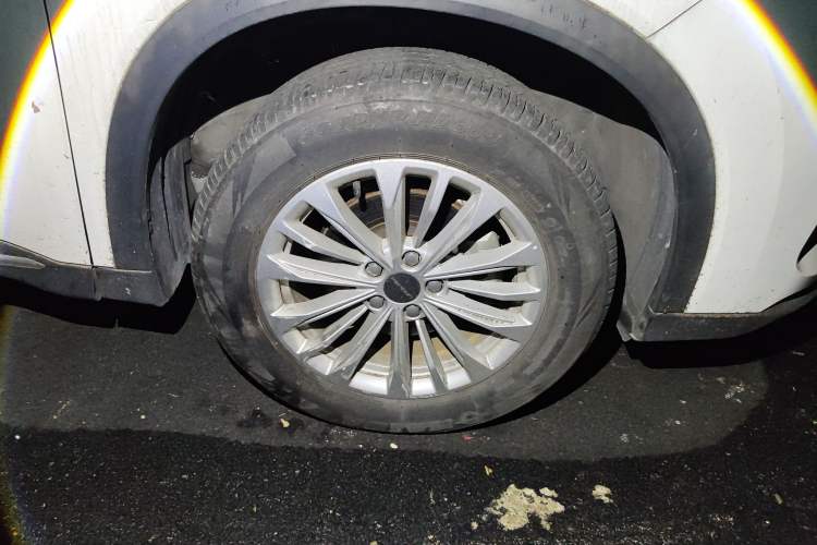 Used Dongfeng Fengon 580 2021 Revised ☆ Star Edition 1.5T Manual Luxury Version Right Front Wheel Hub