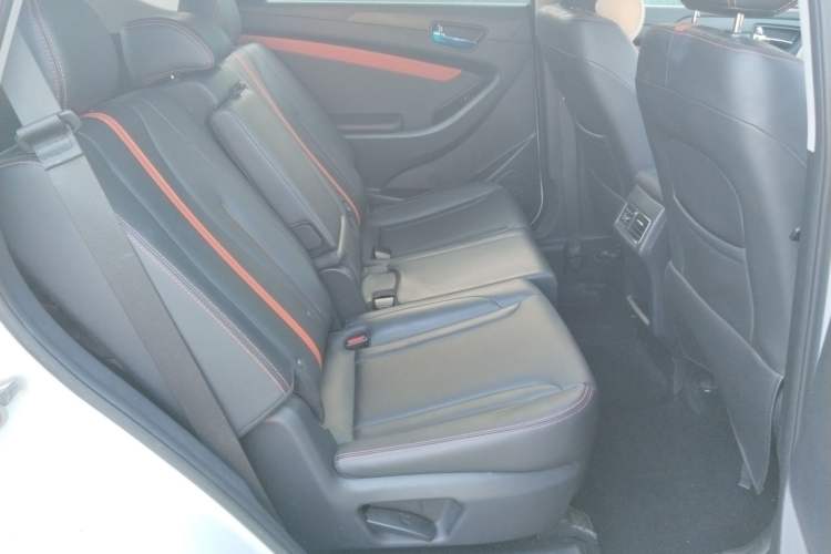 Used Dongfeng Fengon 580 2021 Revised ☆ Star Edition 1.5T Automatic Luxury Version Right Rear Seat