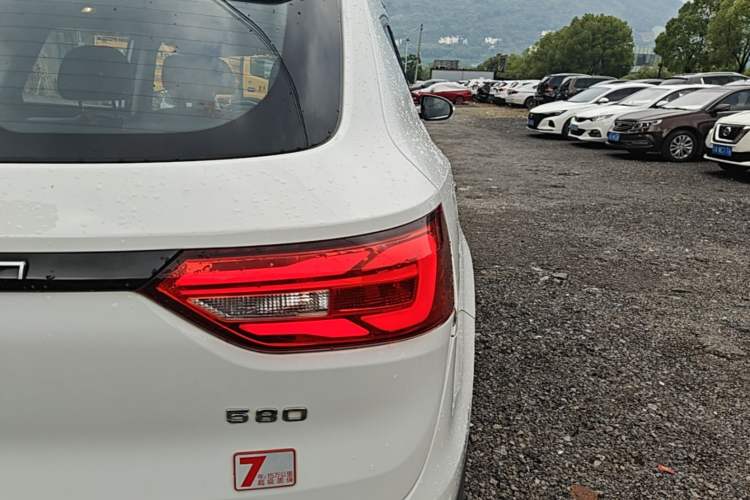 Used Dongfeng Fengon 580 2021 ☆ Star Edition 1.5 TGDI Automatic Prestige Version Right Rear Taillight