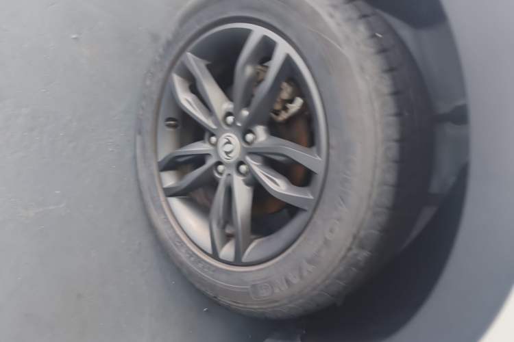 Used Dongfeng Fengon 580 2021 Revised ☆ Star Edition 1.5T Automatic Luxury Version Right Rear Wheel Hub