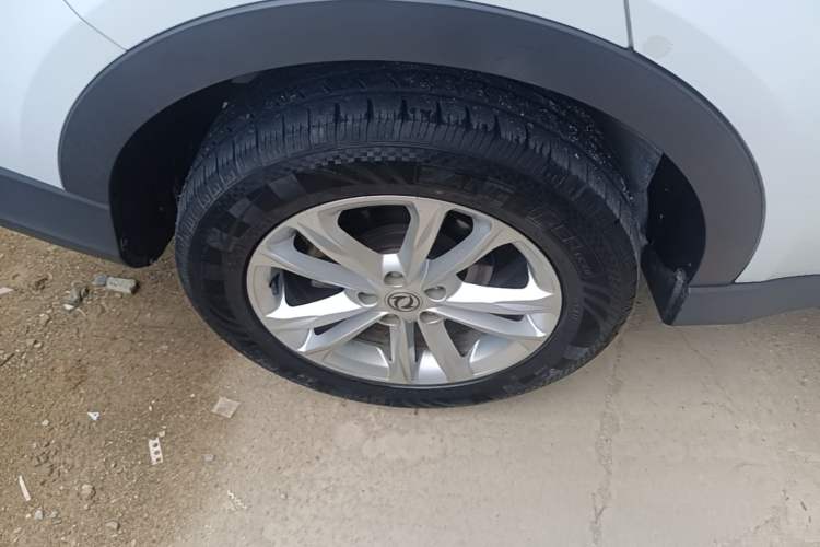 Used Dongfeng Fengon 580 2021 Revised ☆ Star Edition 1.8L Manual Elite Version Right Rear Wheel Hub