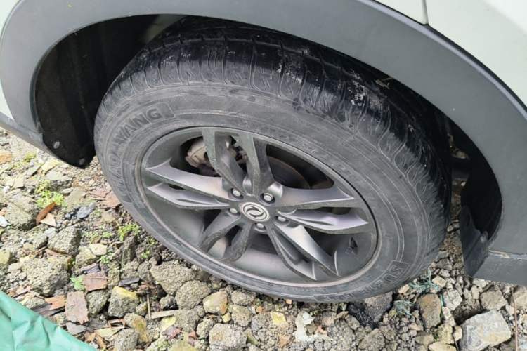 Used Dongfeng Fengon 580 2021 Revised ☆ Star Edition 1.5T Automatic Luxury Version Right Rear Wheel Hub