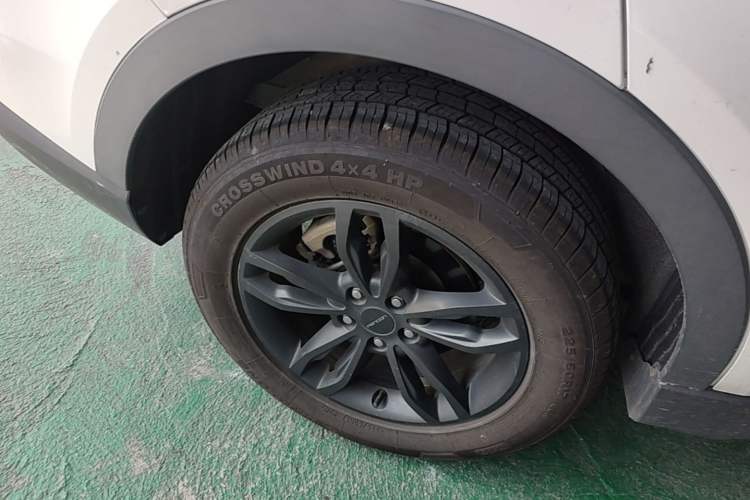 Used Dongfeng Fengon 580 2021 Revised ☆ Star Edition 1.5T Automatic Luxury Version Right Rear Wheel Hub
