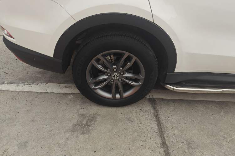 Used Dongfeng Fengon 580 2021 Revised ☆ Star Edition 1.5T Automatic Luxury Version Right Rear Wheel Hub