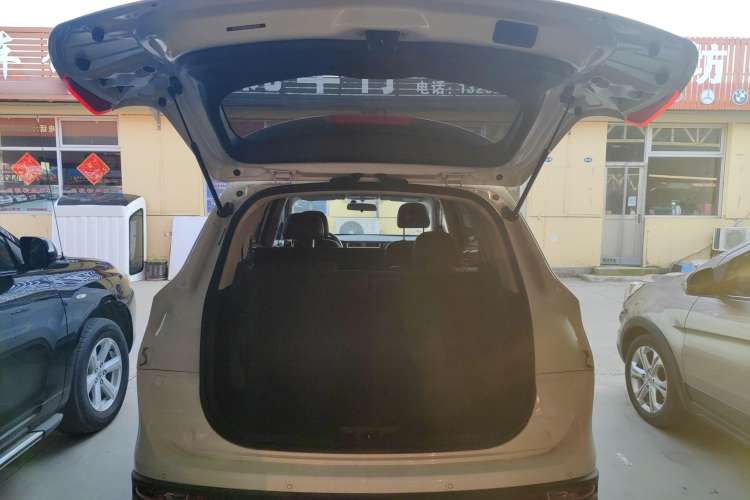 Used Dongfeng Fengon 580 2021 Revised ☆ Star Edition 1.8L Manual Elite Version Trunk