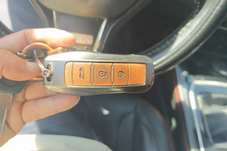 Used Dongfeng Fengon 580 2021 Revised ☆ Star Edition 1.5T Manual Luxury Version Vehicle Key