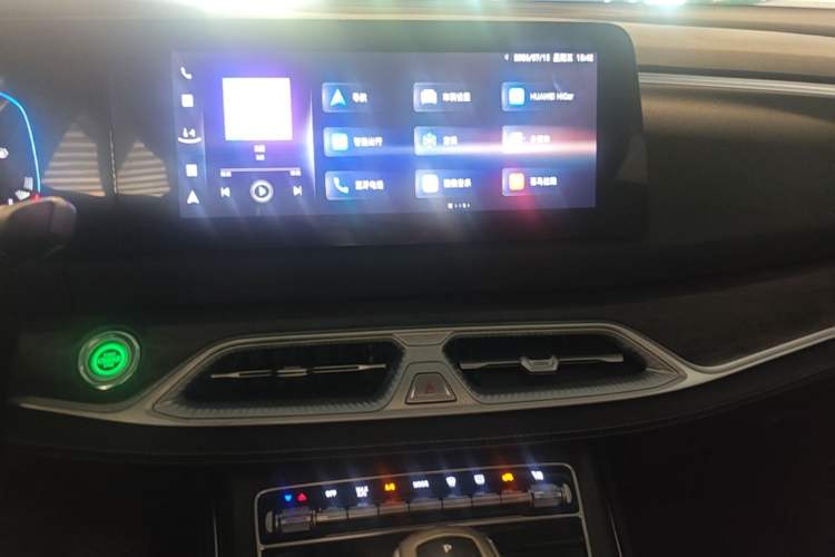 Used Dongfeng Fengon 580 2022 1.5T Automatic Luxury Version Audio And AC Panel