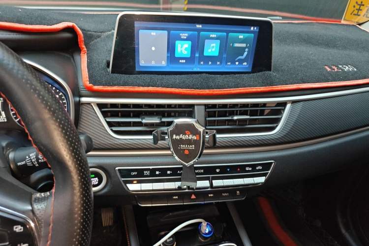 Used Dongfeng Fengon 580 2022 1.5T Automatic Luxury Version Audio And AC Panel