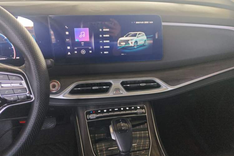 Used Dongfeng Fengon 580 2022 1.5T Automatic Luxury Version Audio And AC Panel