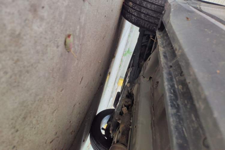 Used Dongfeng Fengon 580 2022 1.5T Automatic Enjoyment Model Chassis Front Left