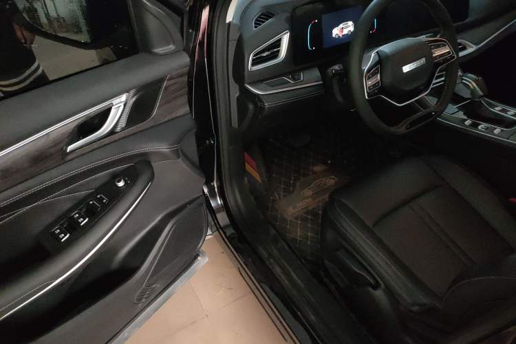 Used Dongfeng Fengon 580 2022 1.5T Automatic Luxury Version Driver Seat