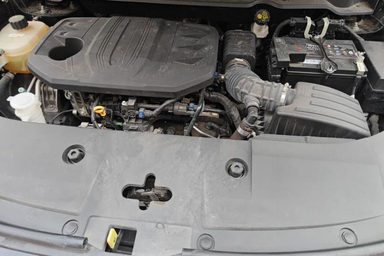 Used Dongfeng Fengon 580 2022 1.5T Automatic Luxury Edition Engine Bay