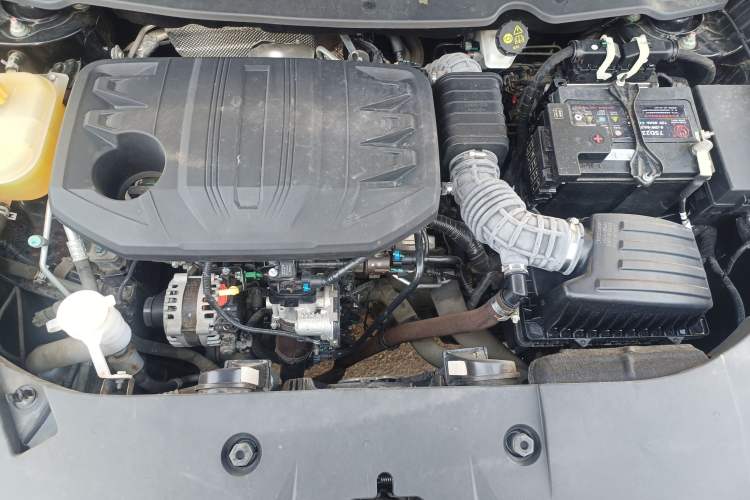Used Dongfeng Fengon 580 2022 1.5T Automatic Enjoyment Model Engine Bay