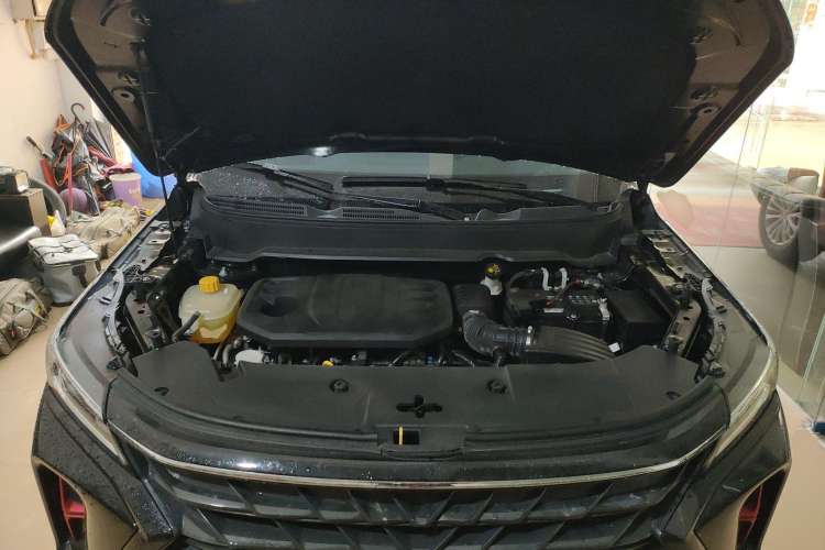 Used Dongfeng Fengon 580 2022 1.5T Automatic Luxury Version Engine Bay