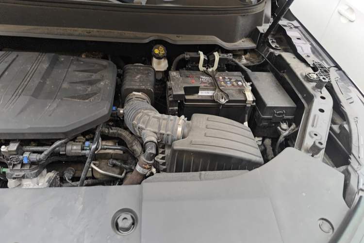 Used Dongfeng Fengon 580 2022 1.5T Automatic Luxury Edition Engine Bay Left