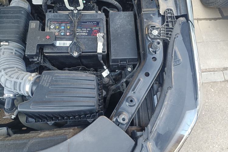 Used Dongfeng Fengon 580 2022 1.5T Automatic Enjoyment Model Engine Bay Left