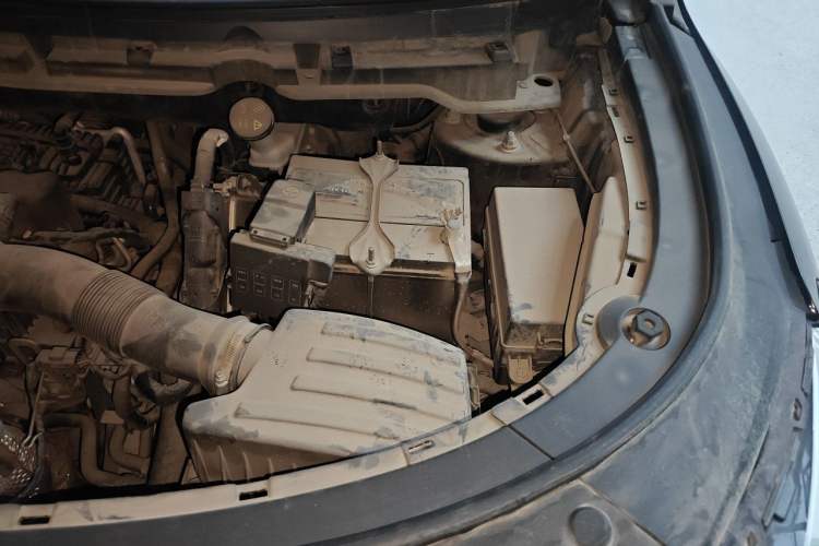 Used Dongfeng Fengon 580 2022 1.5T Automatic Luxury Version Engine Bay Left