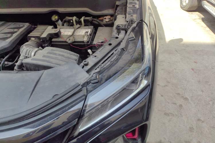 Used Dongfeng Fengon 580 2022 1.5T Automatic Enjoyment Model Engine Bay Left