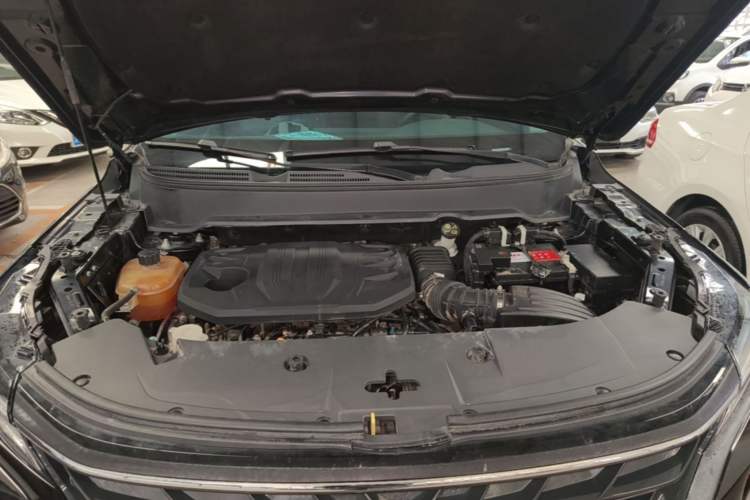 Used Dongfeng Fengon 580 2022 1.5T Automatic Luxury Version Engine Bay