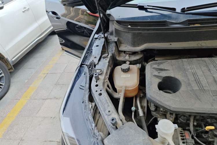 Used Dongfeng Fengon 580 2022 1.5T Automatic Enjoyment Model Engine Bay Right