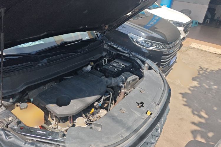 Used Dongfeng Fengon 580 2022 1.5T Automatic Enjoyment Model Engine Bay