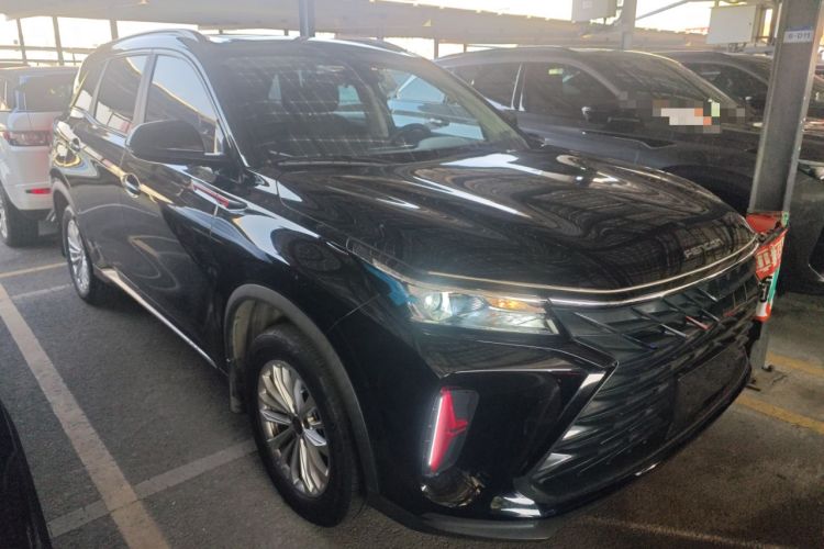 Used Dongfeng Fengon 580 2022 1.5T Automatic Luxury Version Front Right 45 Deg
